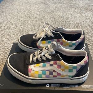 Loved, size 4 checkered Vans
